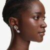 Ariana Grande X Swarovski droppörhängen med öronjacka, blandade slipningar, trollslända, blomma, flerfärgade, rodiumpläterade