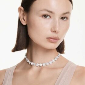 Ariana Grande X Swarovski-halsband, rundslipad, blomma, vit, rodiumpläterad