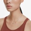 Constella-halsband med kristallpärlor, runda slipningar, vita, roséguldpläterat