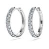 Eternity-örhängen i hoop-stil med laboratorieframställda diamanter, totalt 0,56 karat, rund form, sterlingsilver
