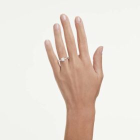 Eternity-ring med laboratorieframställda diamanter, totalt 1 karat, rund form, 14K vitguld