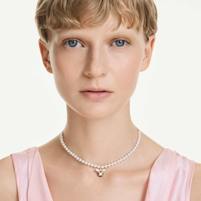 Idyllia choker med kristallpärlor, blandade slipningar, bi, vit, guldpläterad Idyllia choker med kristallpärlor, blandade slipningar, bi, vit, guldpläterad
