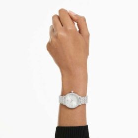 Imber-klocka, tillverkad i Schweiz, metallarmband, silverfärgad, rostfritt stål Imber-klocka, tillverkad i Schweiz, metallarmband, silverfärgad, rostfritt stål