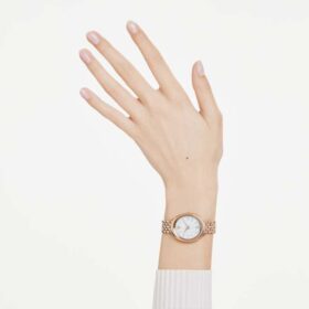 Imber Oval-klocka, tillverkad i Schweiz, metallarmband, guldfärgad, roséguldfärgad yta Imber Oval-klocka, tillverkad i Schweiz, metallarmband, guldfärgad, roséguldfärgad yta
