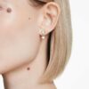 Imber örhängesjackor – asymmetrisk design, blandade slipningar, vita, guldpläterade