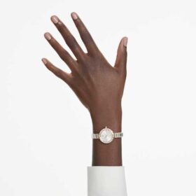 Matrix armbandsur, tillverkat i Schweiz, kristallarmband, vitt, roséguldfärgad yta Matrix armbandsur, tillverkat i Schweiz, kristallarmband, vitt, roséguldfärgad yta