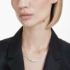 Matrix-halsband med gradient av rundslipade stenar, vitt, rodiumpläterat