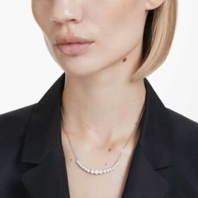 Matrix-halsband med gradient av rundslipade stenar, vitt, rodiumpläterat