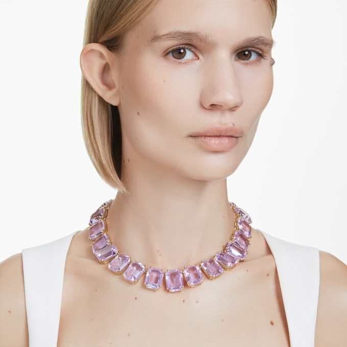 Millenia-halsband med överdimensionerade kristaller, åttkantig slipning, lila, guldpläterat Millenia-halsband med överdimensionerade kristaller, åttkantig slipning, lila, guldpläterat