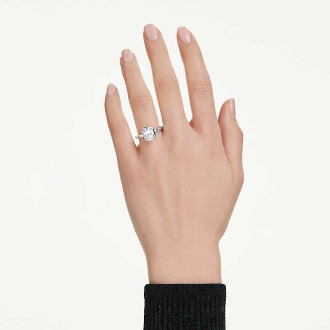 Oktagonal ring med laboratorieframställda diamanter, totalt 2,0 karat, oktagonal form, 14K vitguld Oktagonal ring med laboratorieframställda diamanter, totalt 2,0 karat, oktagonal form, 14K vitguld