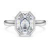 Oktagonal ring med laboratorieframställda diamanter, totalt 2,0 karat, oktagonal form, 14K vitguld Oktagonal ring med laboratorieframställda diamanter, totalt 2,0 karat, oktagonal form, 14K vitguld